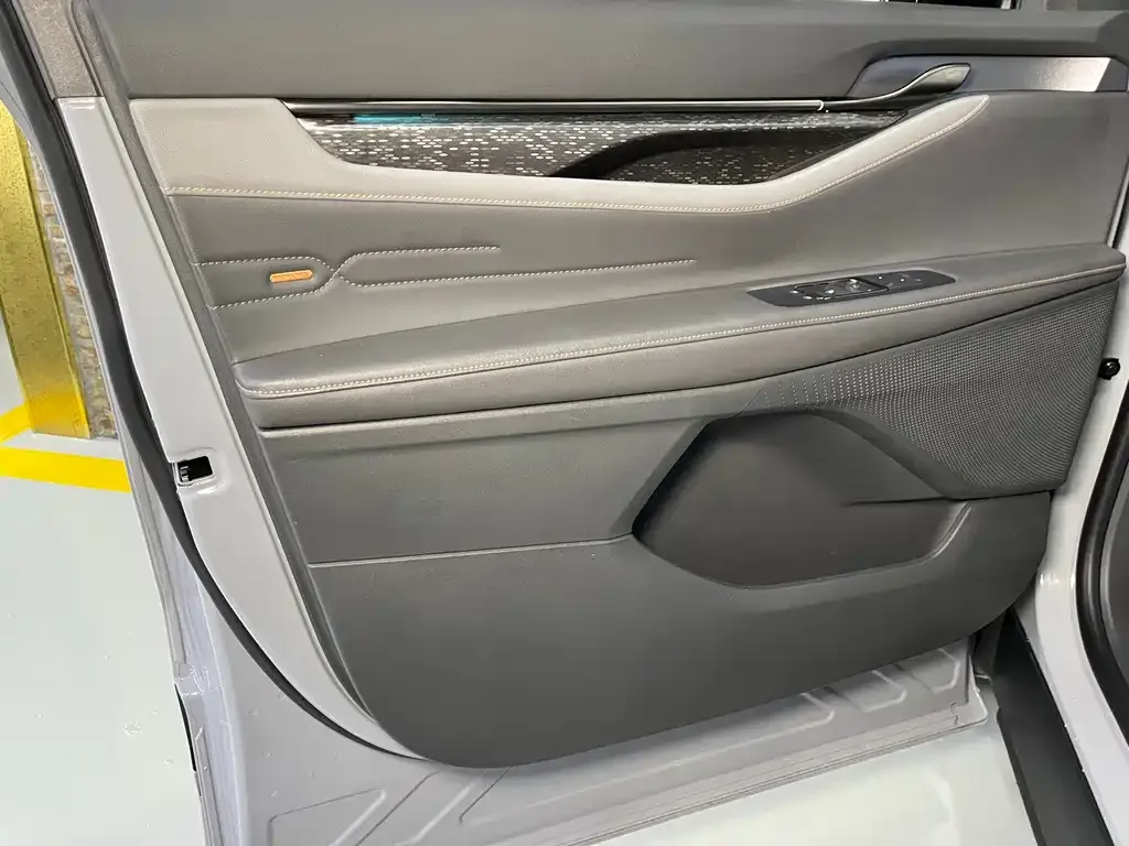 Ford Edge — фото 10