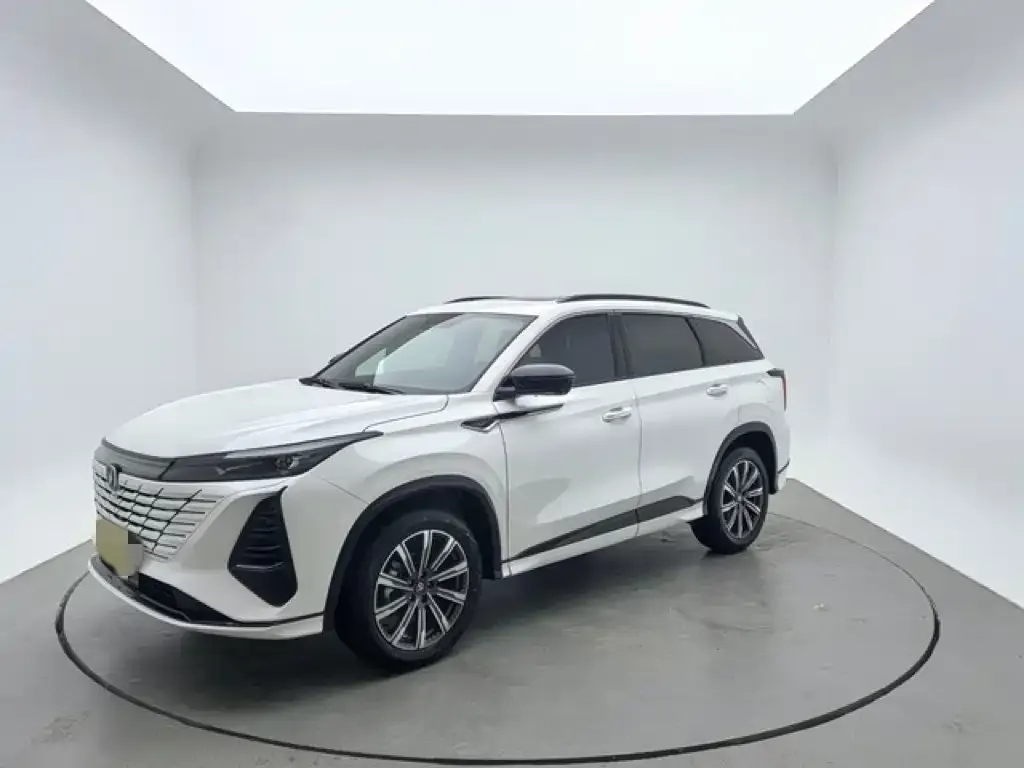 Changan CS75PLUS — фото 1