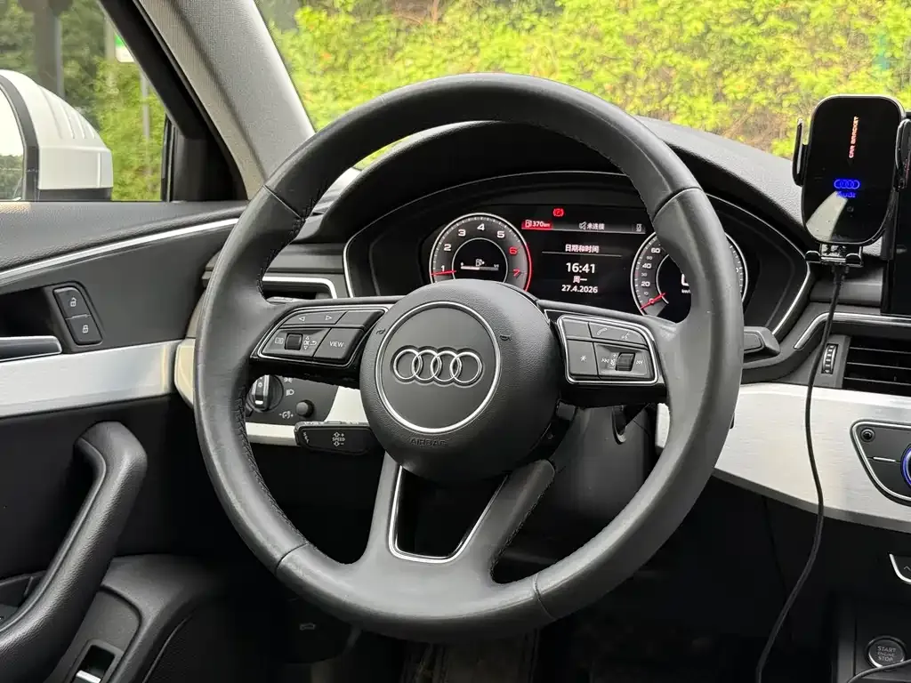 Audi A4L — фото 2