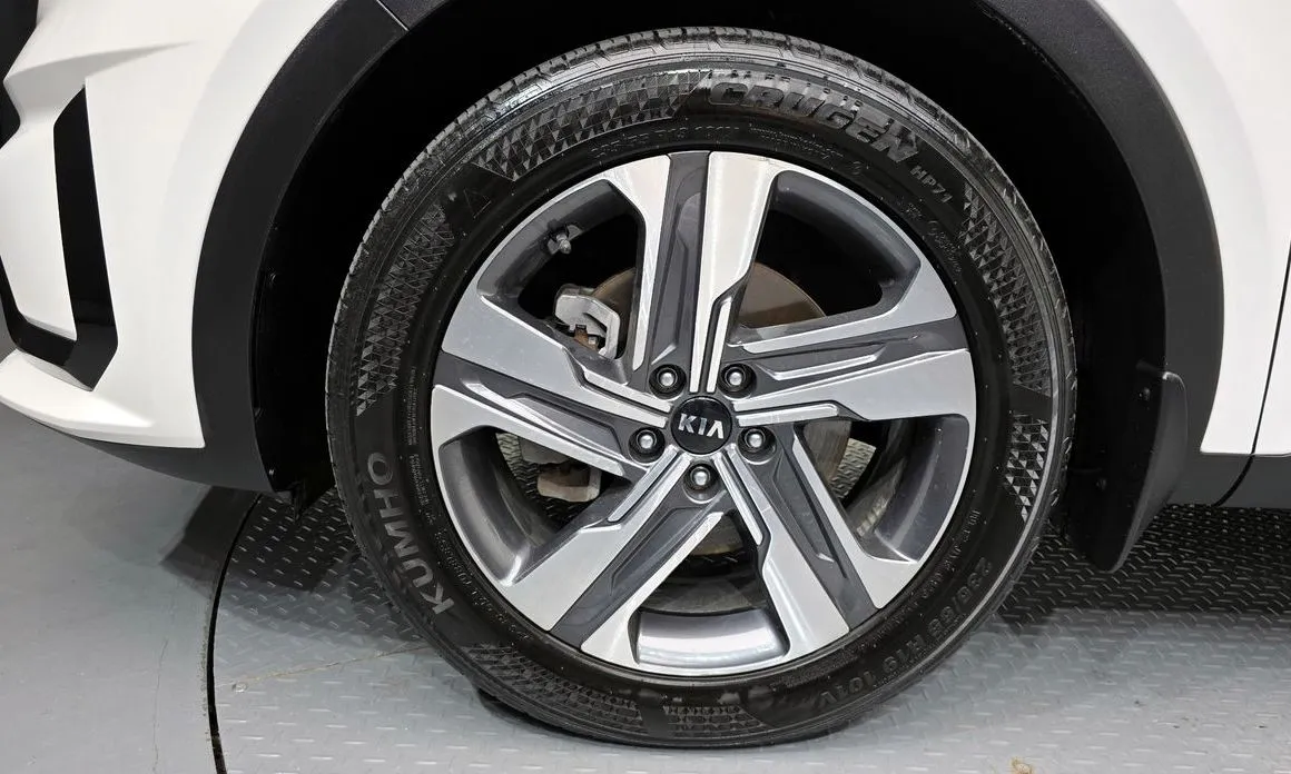 Kia Sorento — фото 9