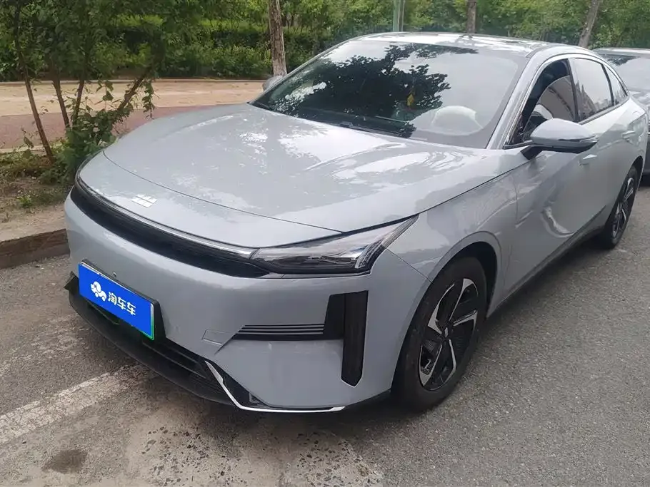 Geely Galaxy L6
