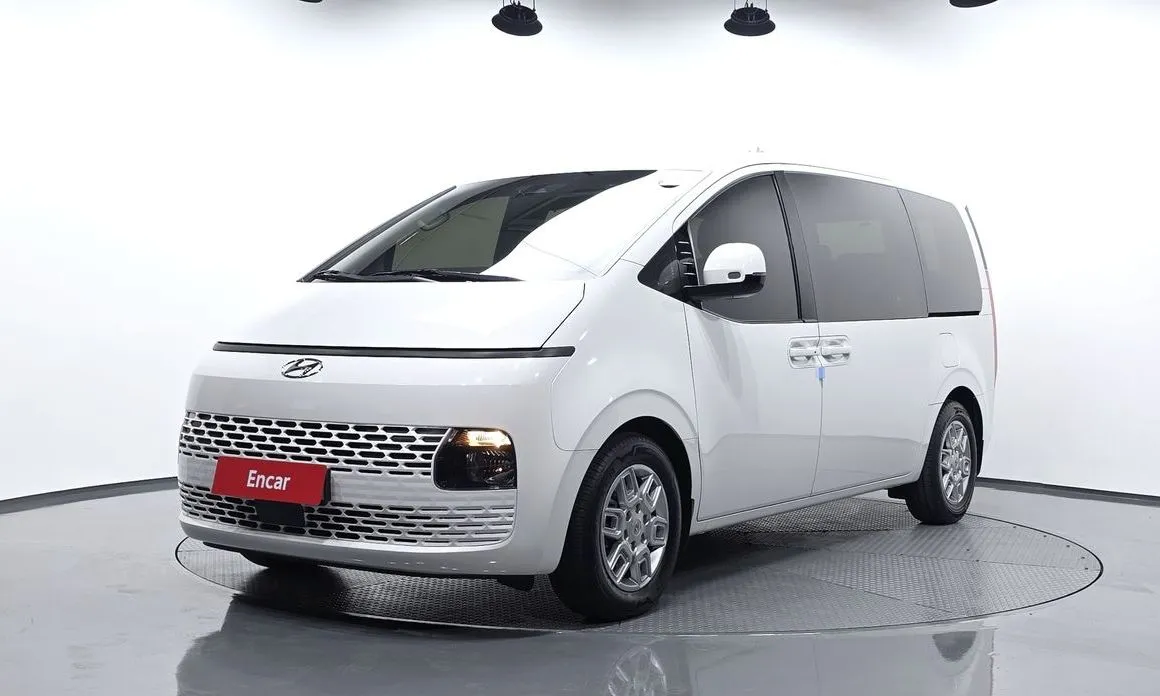 Hyundai Staria — фото 1