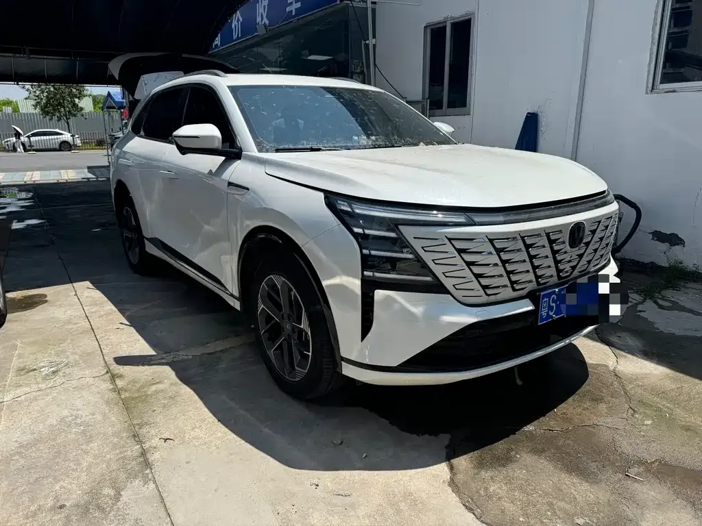 Changan CS75PLUS — фото 1