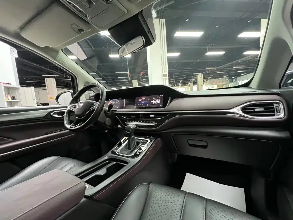 GAC Motor Trumpchi M6 — фото 6