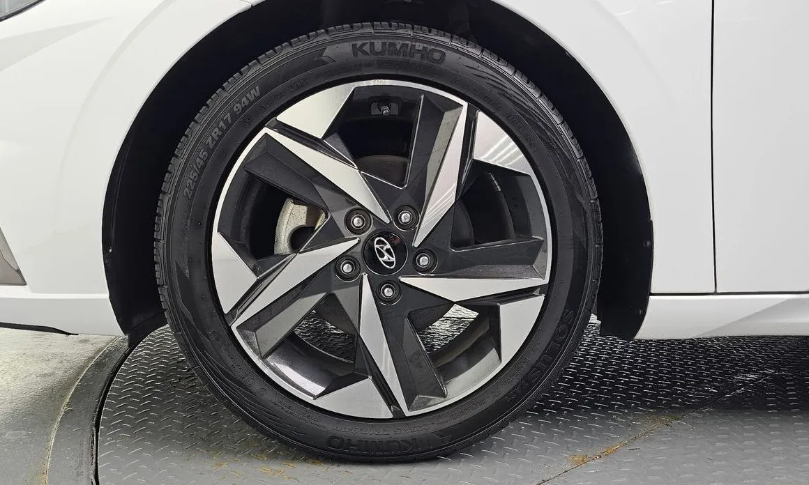 Hyundai AVANTE — фото 3