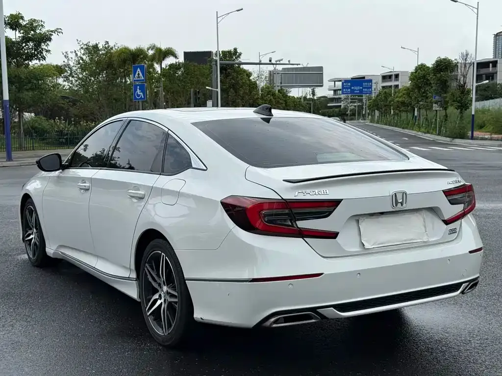 Honda Accord — фото 4