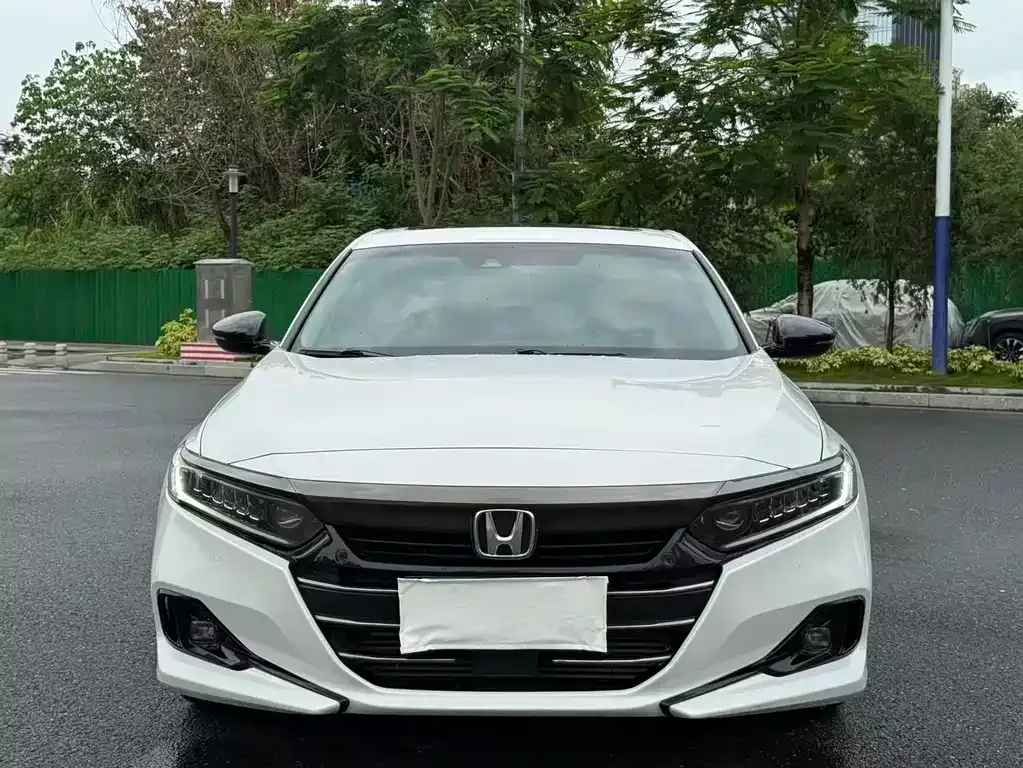 Honda Accord — фото 9