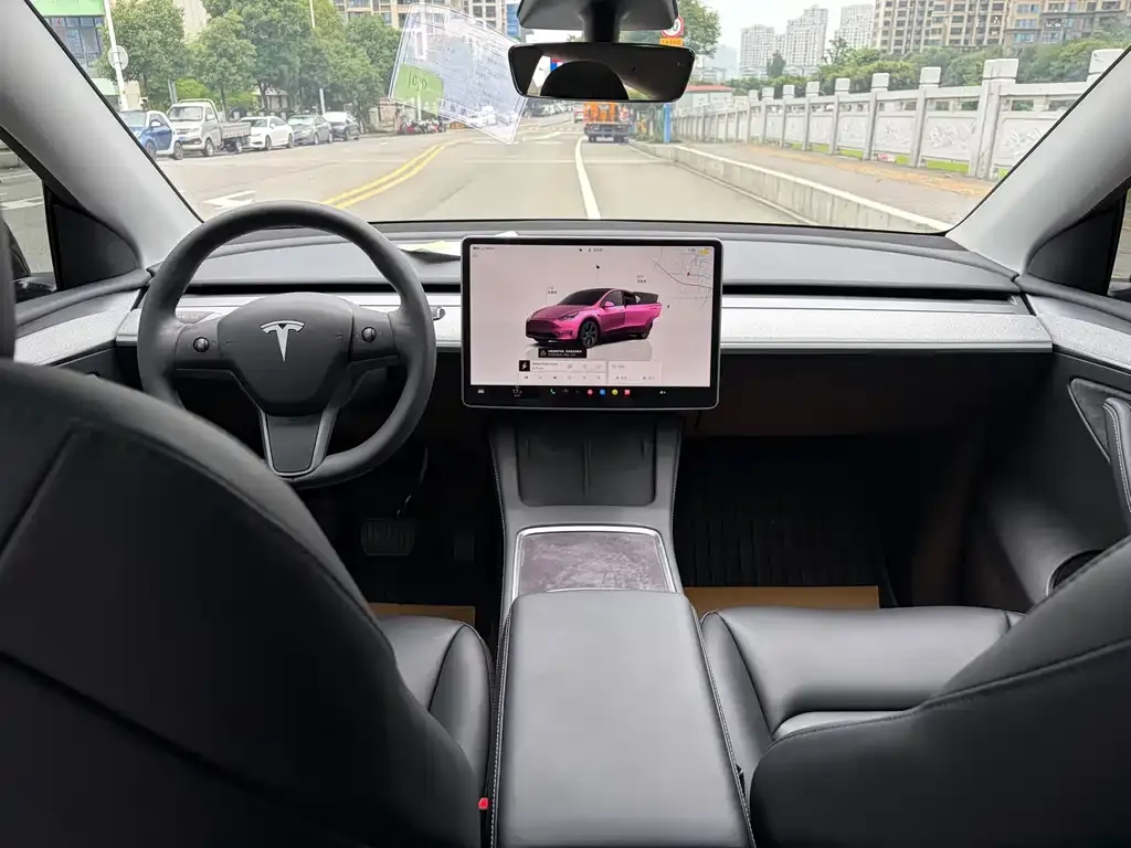 Tesla Model Y — фото 3