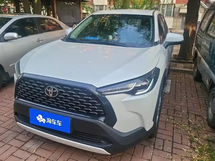 Toyota Corolla Cross — фото 1