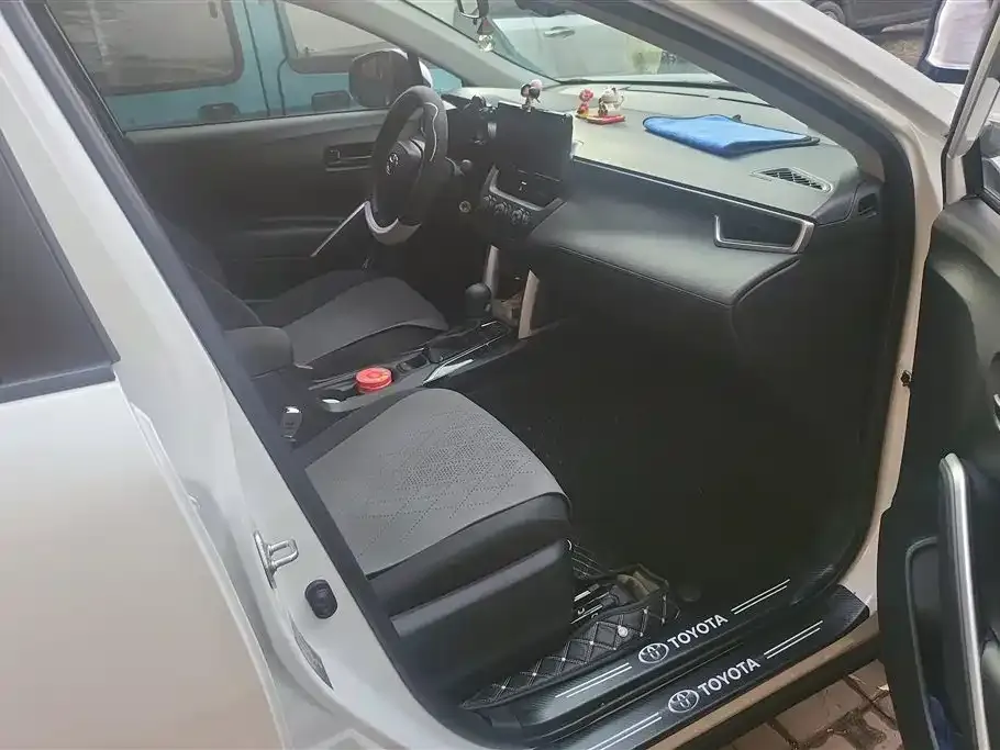 Toyota Corolla Cross — фото 8