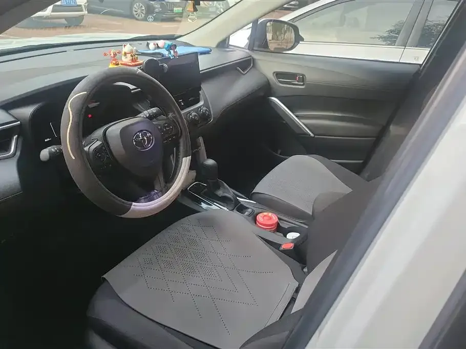 Toyota Corolla Cross — фото 9