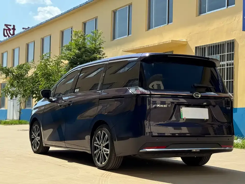 GAC Motor 传祺E8 PHEV — фото 6
