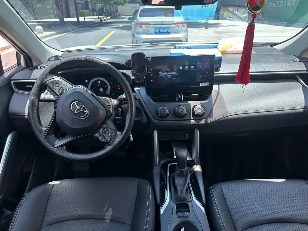 Toyota Corolla Cross — фото 8