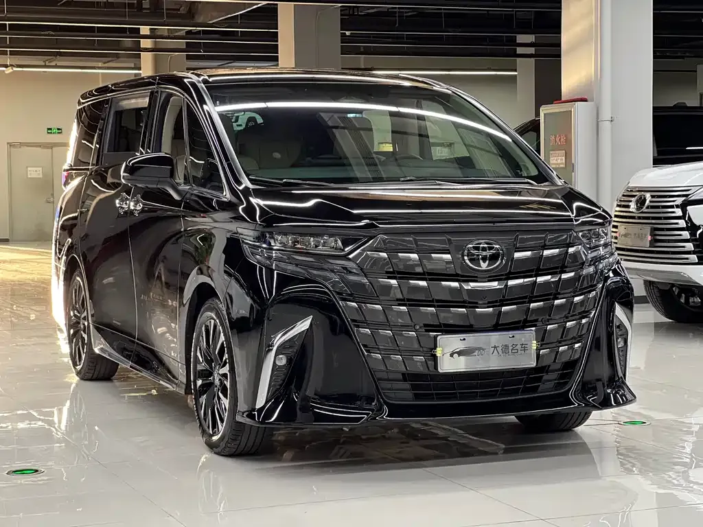 Toyota Alphard — фото 4