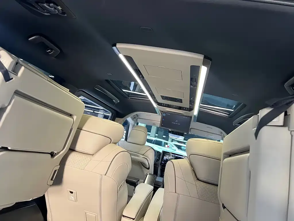 Toyota Alphard — фото 6