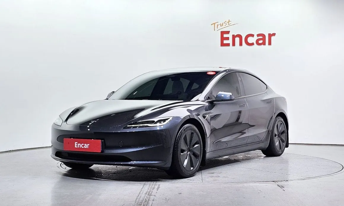 Tesla Model 3 — фото 1