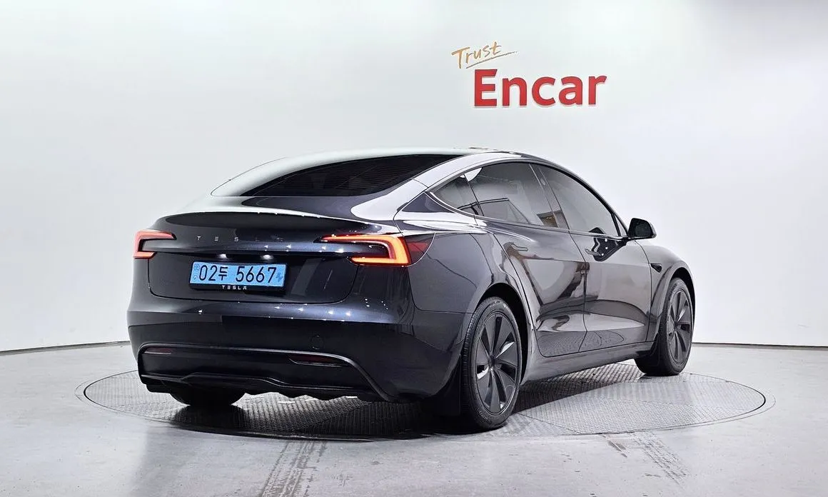 Tesla Model 3 — фото 8