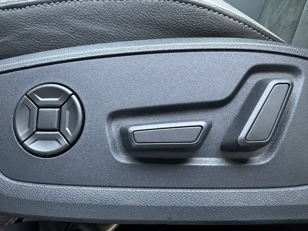 Audi Q3 — фото 8