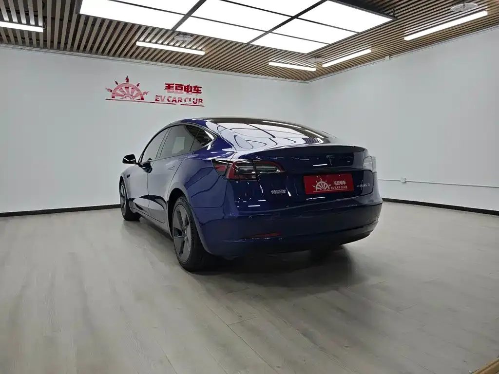 Tesla Model 3 — фото 10