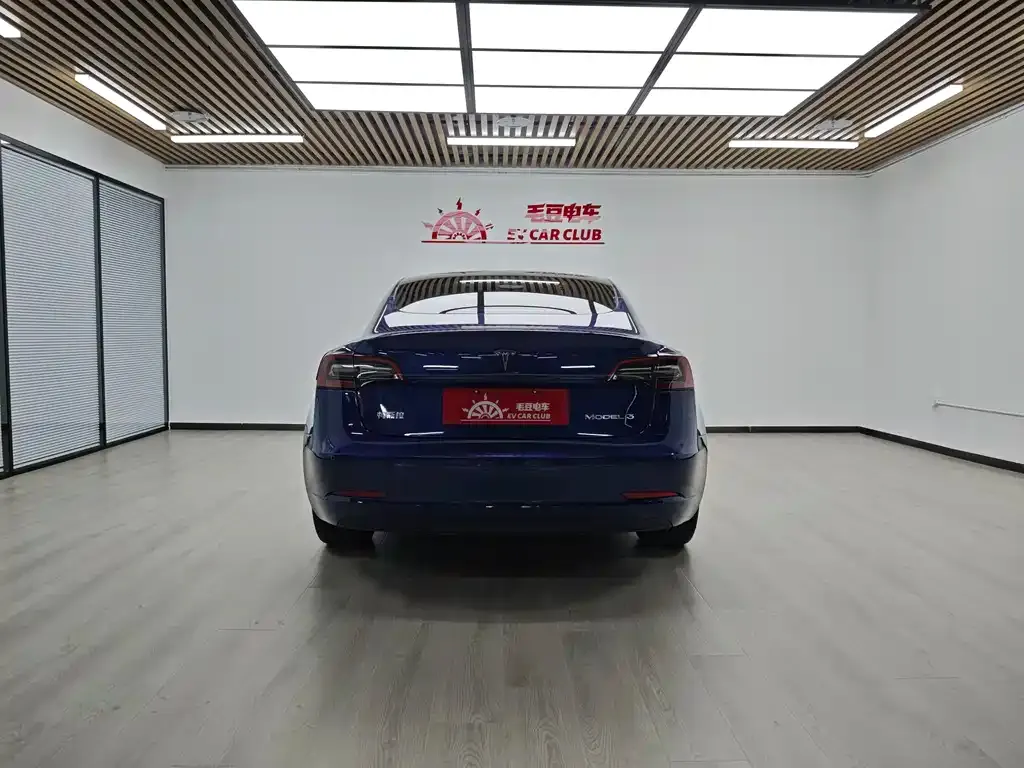 Tesla Model 3 — фото 8