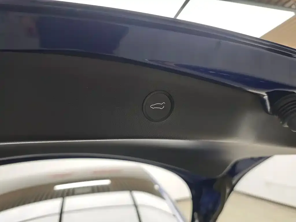 Tesla Model 3 — фото 2