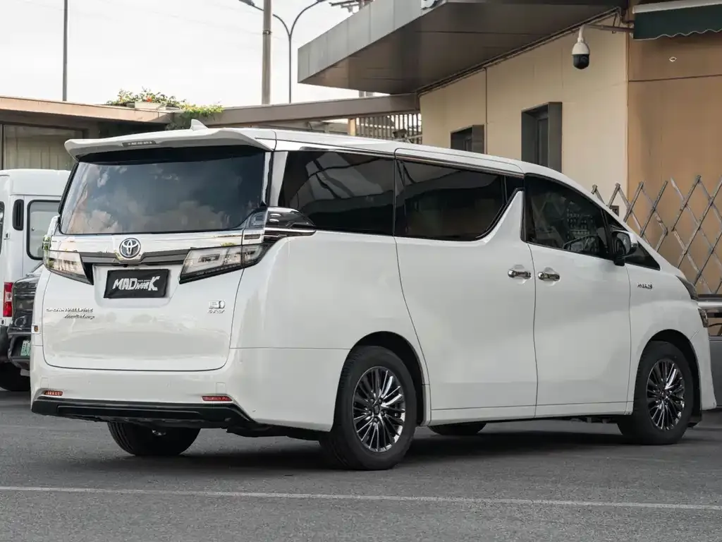 Toyota Vellfire — фото 6