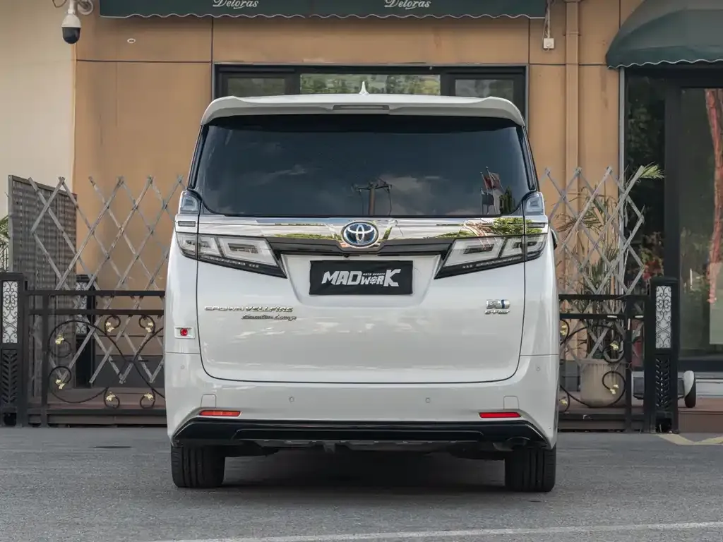 Toyota Vellfire — фото 2
