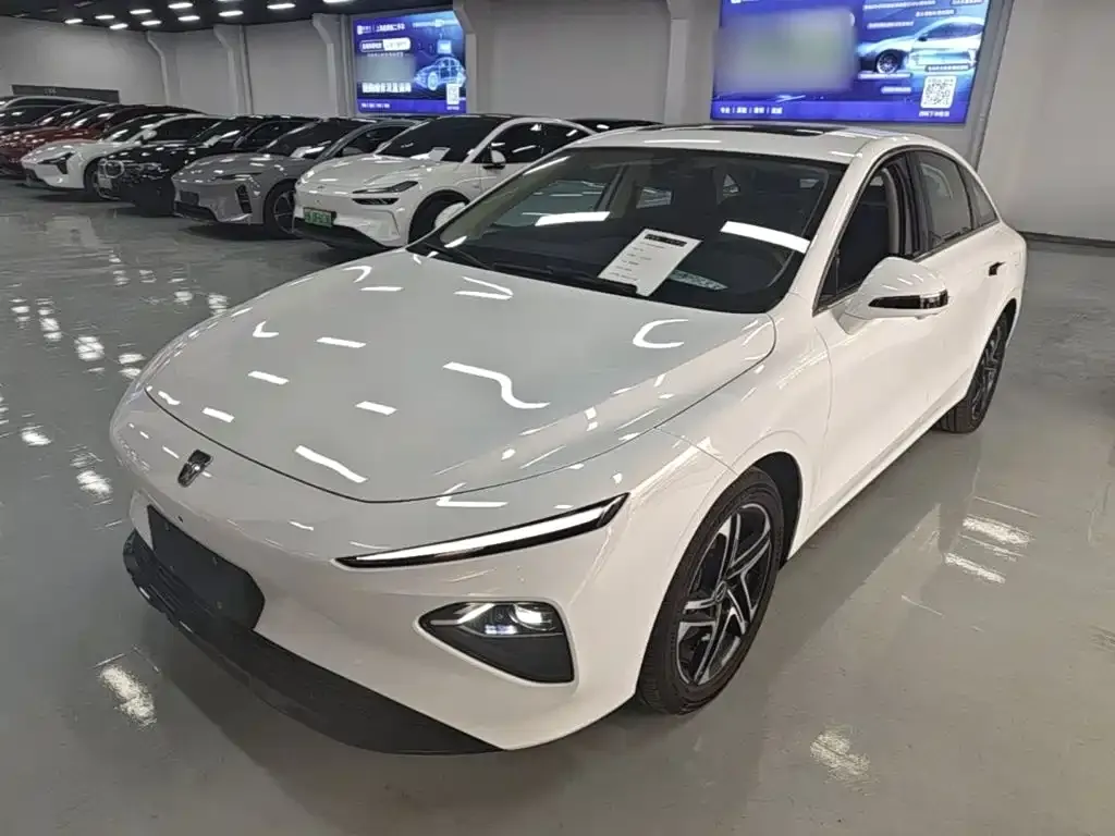 Roewe D7 — фото 1