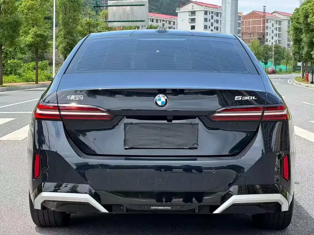 BMW 5 Series — фото 2