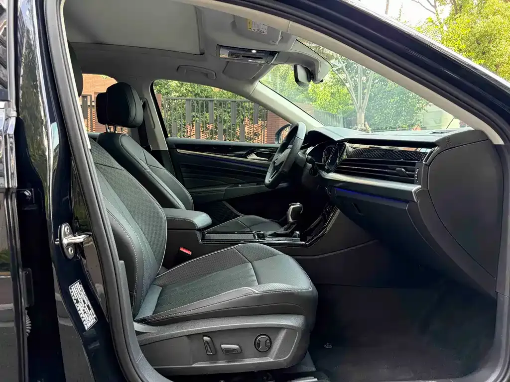 Volkswagen Passat — фото 10