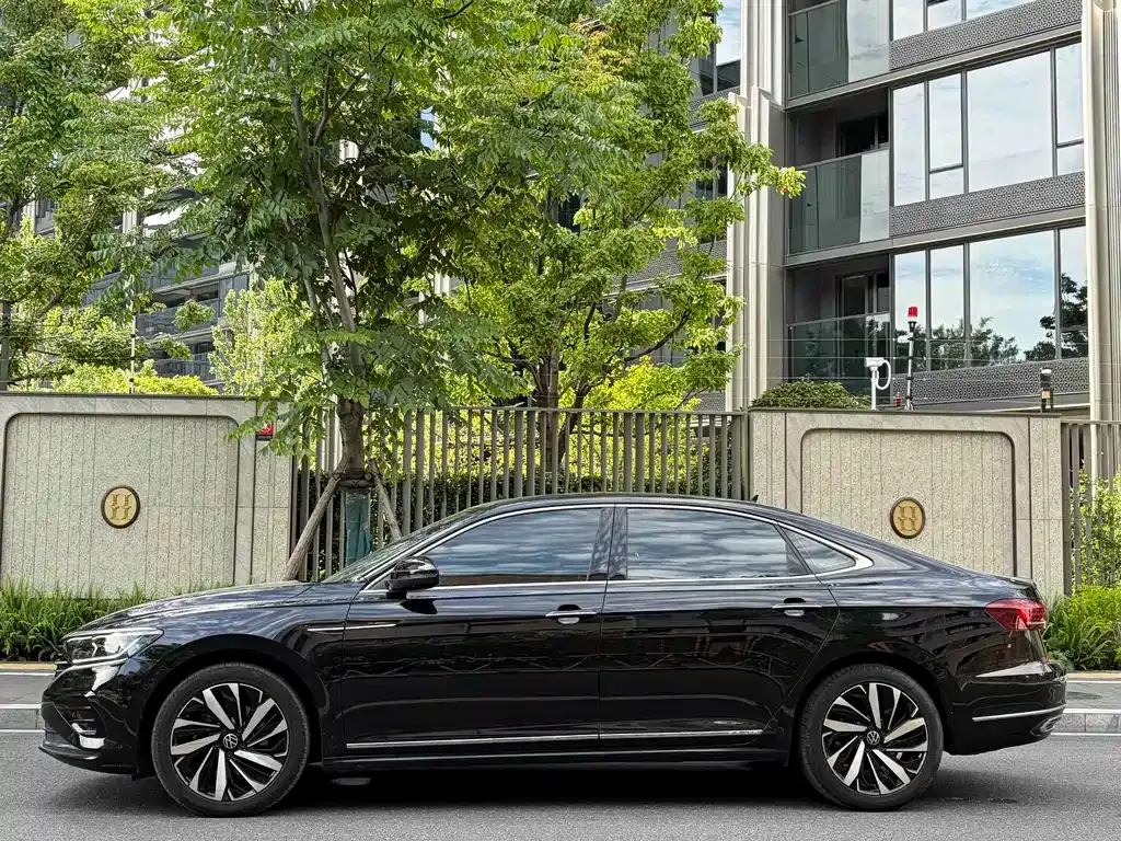 Volkswagen Passat — фото 8