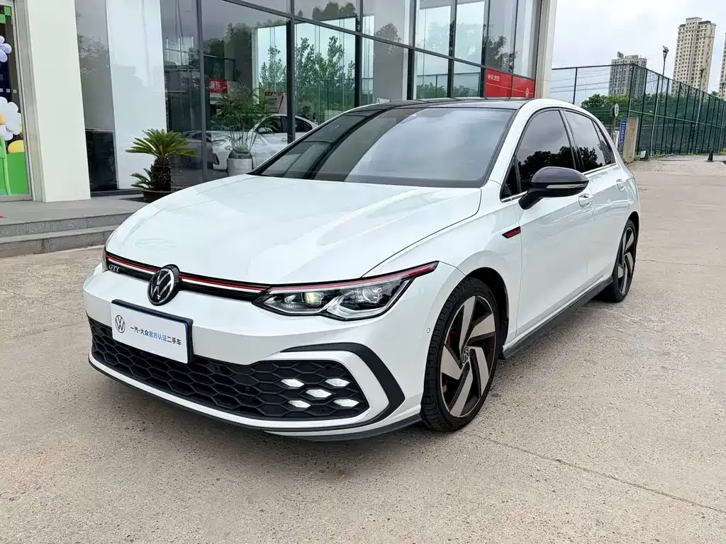 Volkswagen Golf GTI