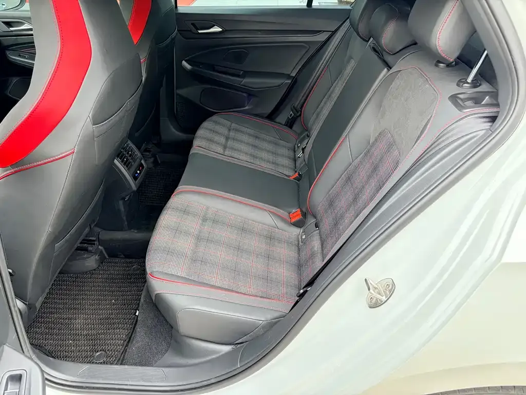 Volkswagen Golf GTI 2022 из CN, фото 3