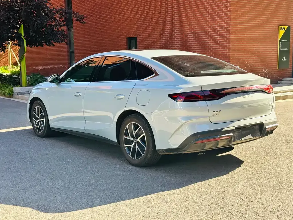 BYD Qin L — фото 10