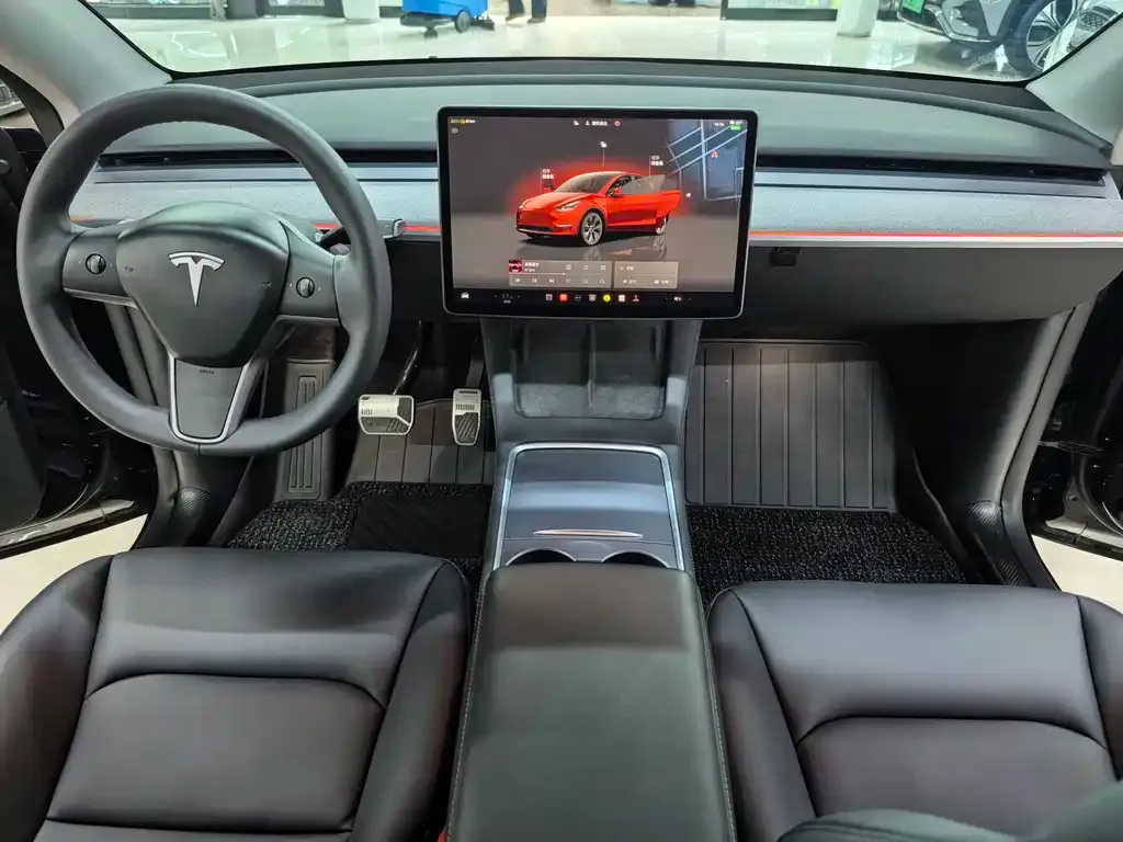 Tesla Model Y — фото 4