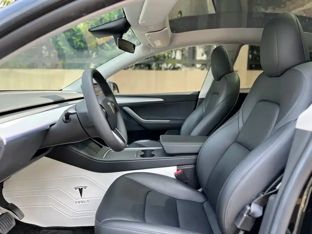 Tesla Model Y — фото 5