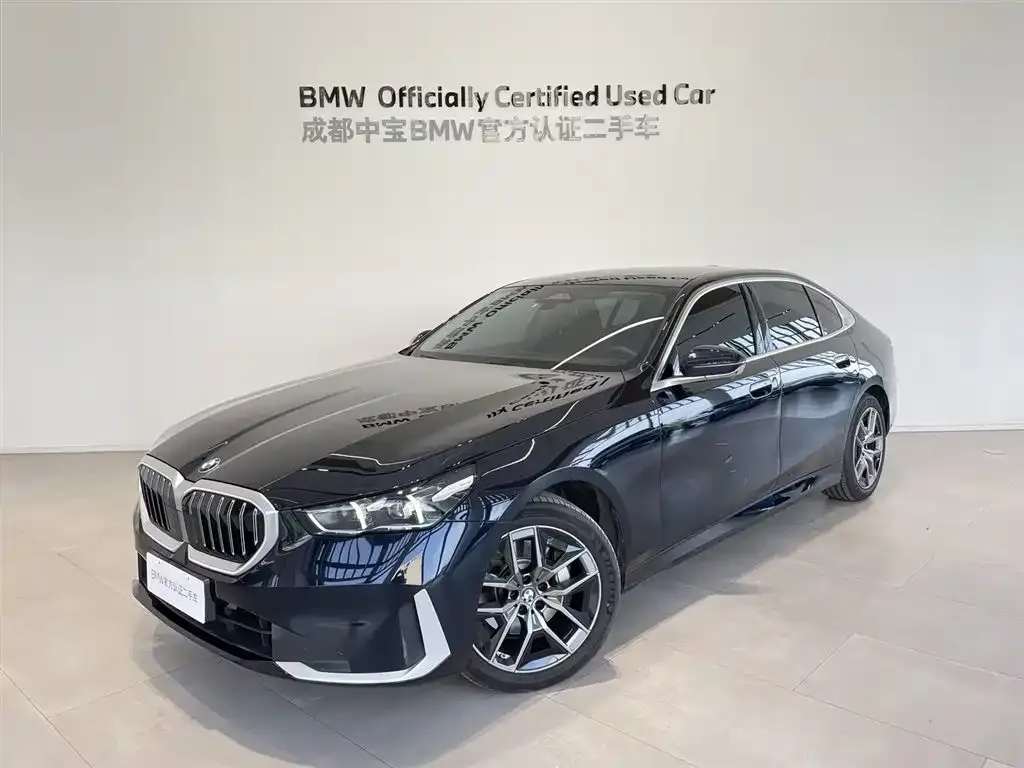 BMW 5 Series — фото 1
