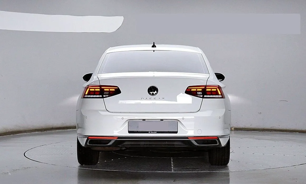 Volkswagen Passat 2021 из KR, фото 3