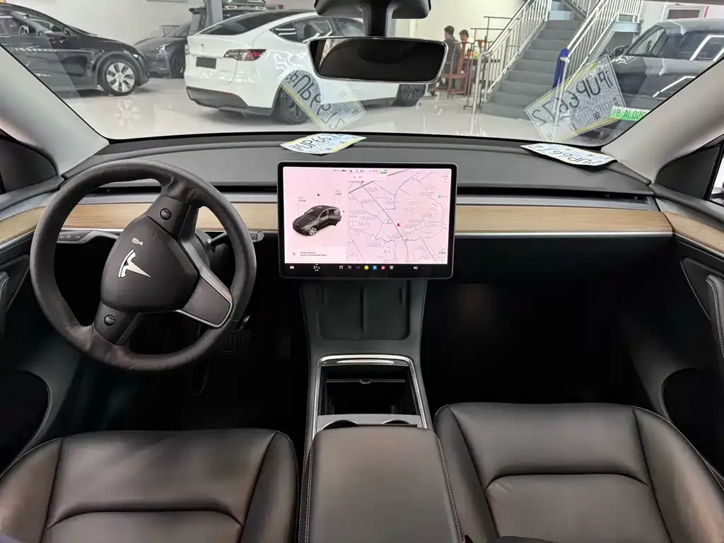 Tesla Model Y — фото 5