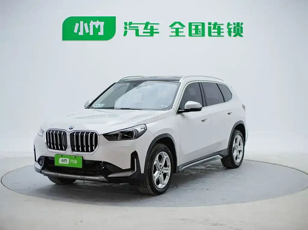 BMW X1 — фото 1