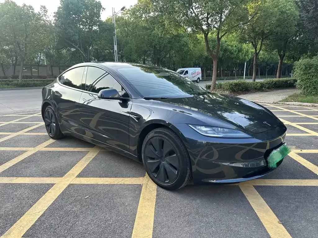 Tesla Model 3 — фото 4