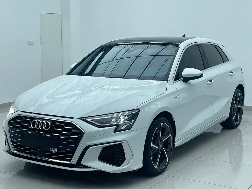 Audi A3 — фото 1