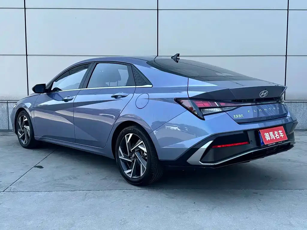 Hyundai Elantra — фото 8