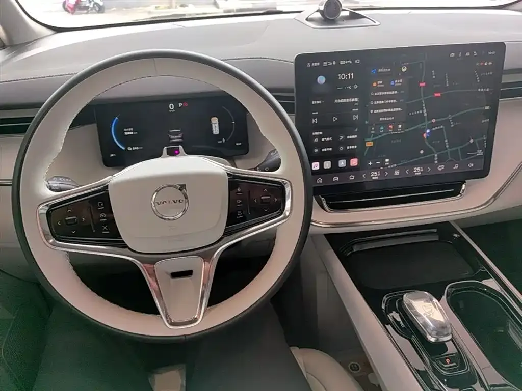 Volvo EM90 2024 из CN, фото 6