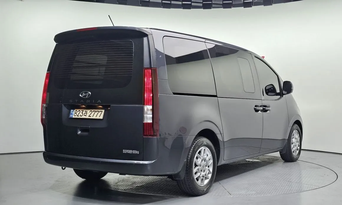 Hyundai Staria 2023 из KR, фото 2