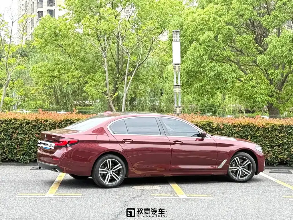 BMW 5 Series — фото 10