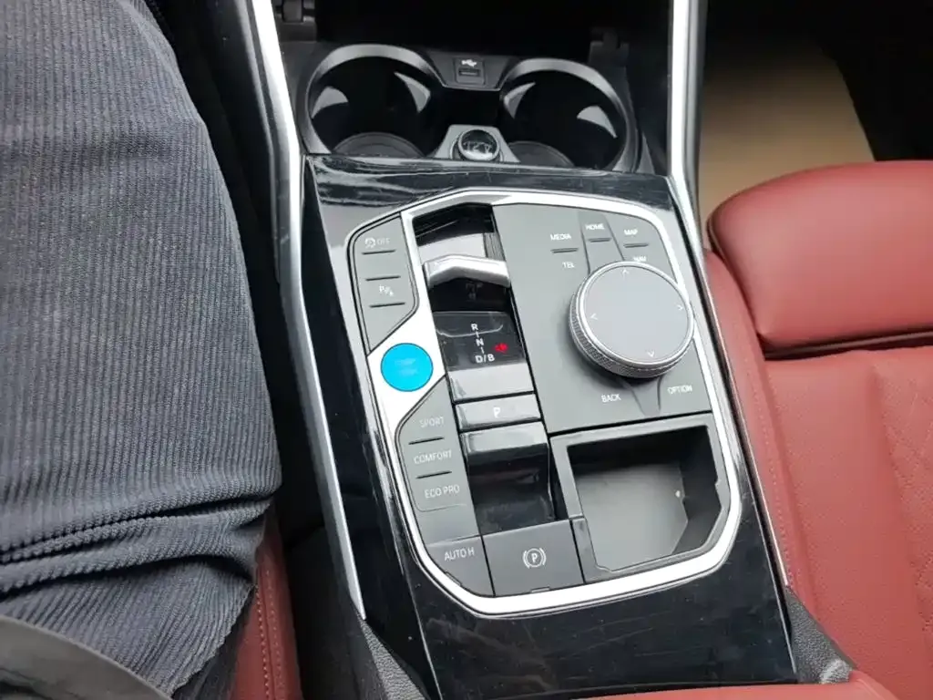BMW i3 — фото 9