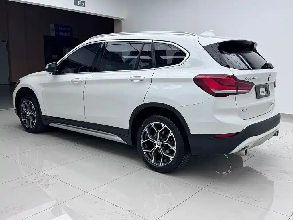 BMW X1 — фото 7