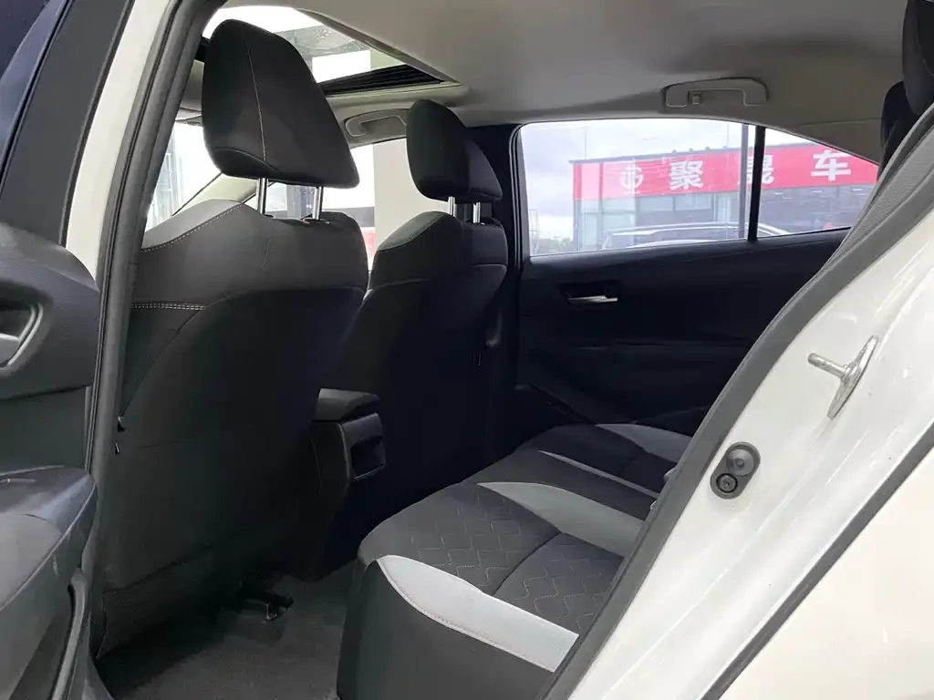 Toyota Corolla 2023 из CN, фото 3