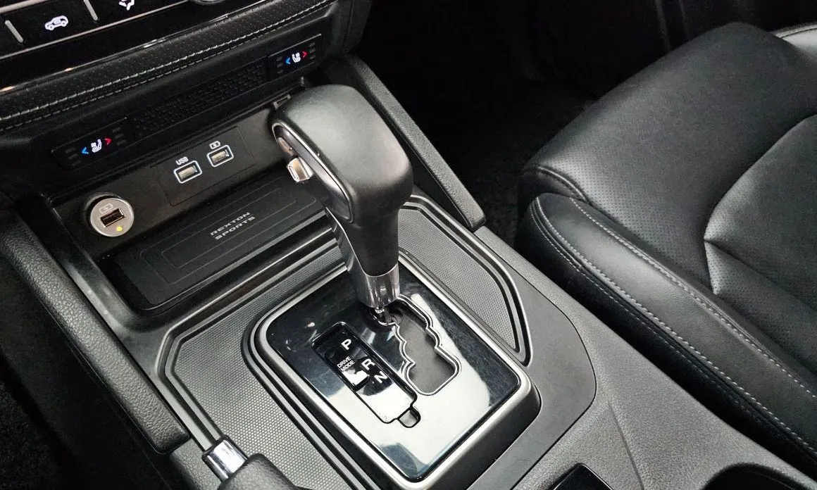 KG Mobility (Ssangyong) Rexton — фото 10